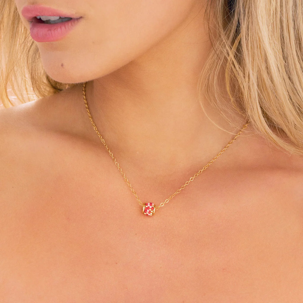 Necklace with a roll