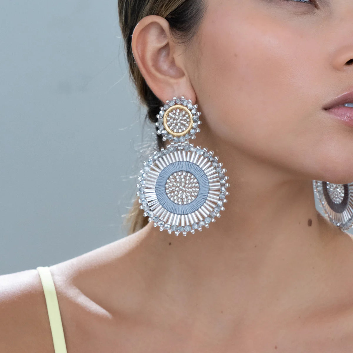 Round woven earrings